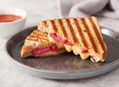Kaşarlı Salamlı Tost